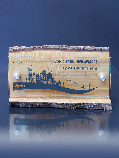 Living Edge Award - Maple Trophy Eclipse Awards