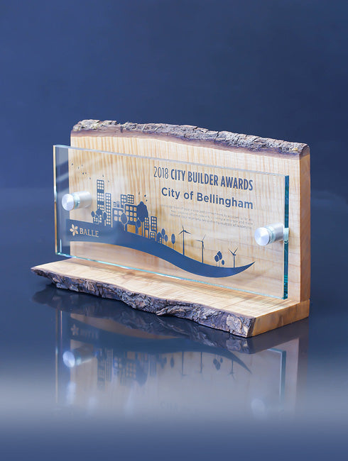 Living Edge Award - Maple Trophy Eclipse Awards