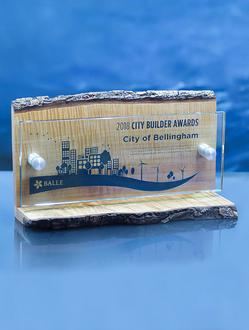 Living Edge Award - Maple Trophy Eclipse Awards