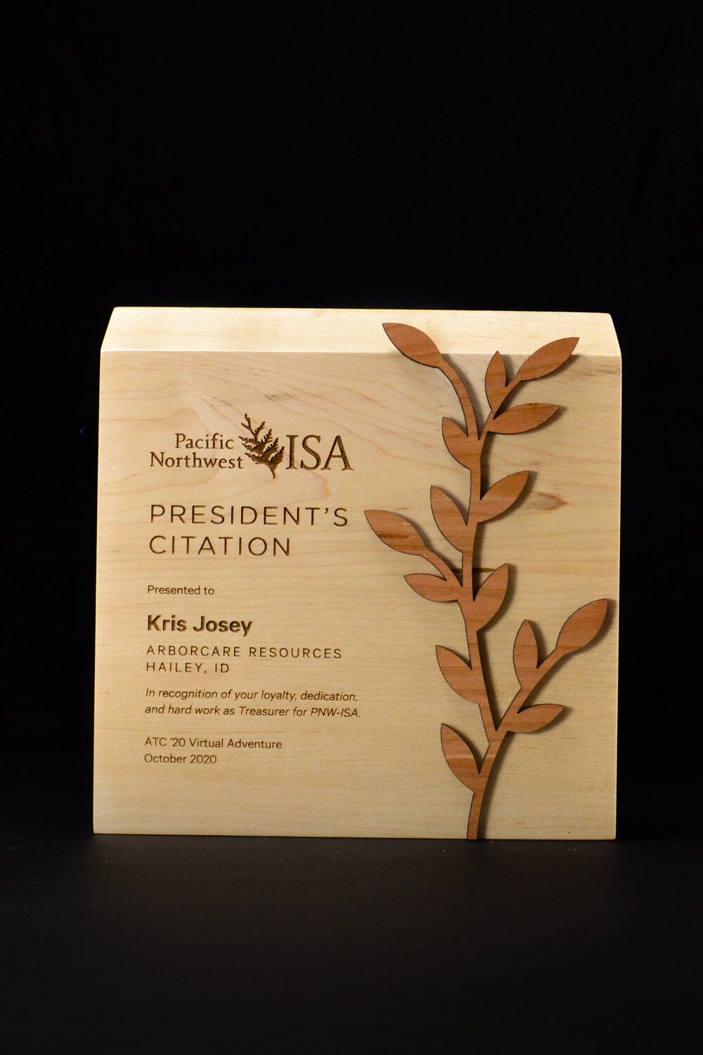 sustainable-customized-wood-award-laser-engraved-eco-friendly-business-award-canada-1