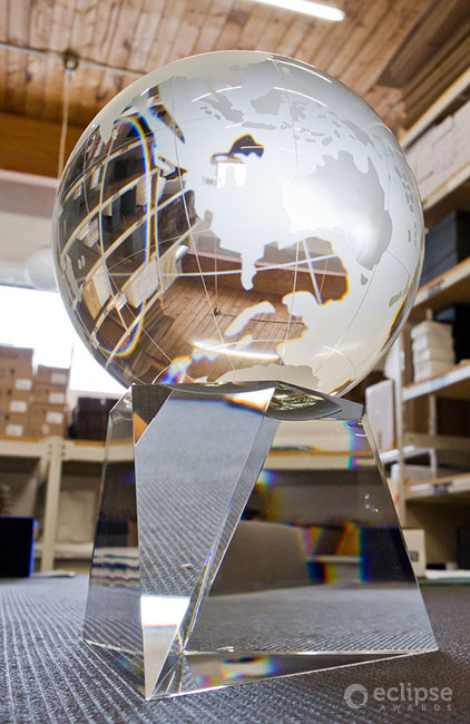 classic-custom-etched-crystal-globe-corporate-recognition-trophy-north-america-revolution