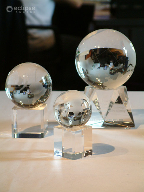 classic-customized-crystal-globe-trophy-corporate-recognition-award-north-america-3