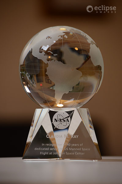 classic-customized-crystal-globe-trophy-nasa-award-north-america