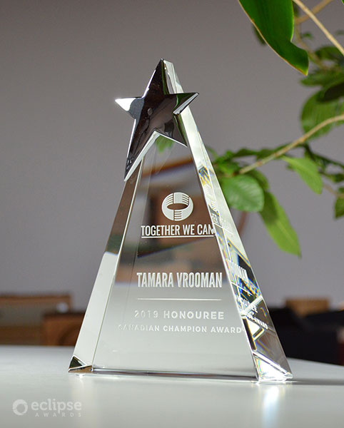 classic-personalized-crystal-star-trophy_nonprofit-recognition-award-vancouver-trophy-shop-2