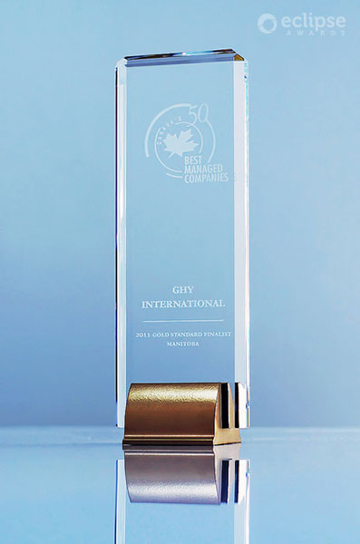 modern-customized-crystal-and-chrome-award-corporate-recognition-award_vancouver-trophy-shop-1
