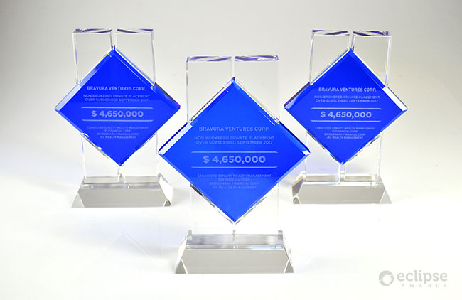 modern-personalized-engraved-crystal-corporate_financial-deal-toy-award_north-america