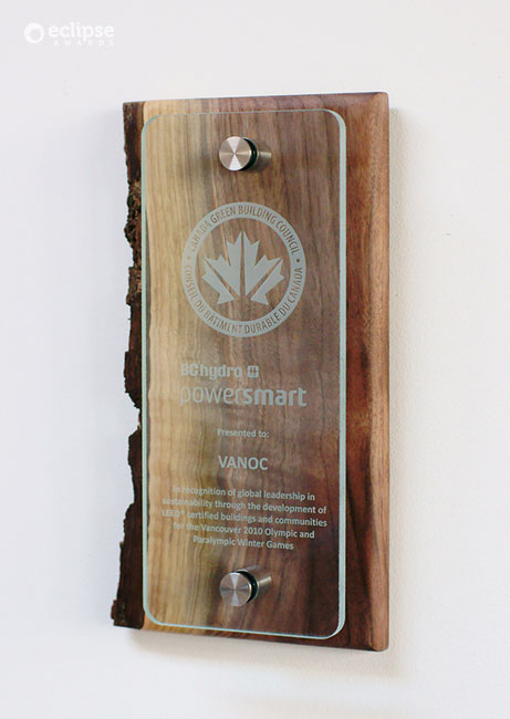 unique_eco-friendly-customized-glass-and-wood-wall-plaque_green-building-trophy_Leed-plaque-canada