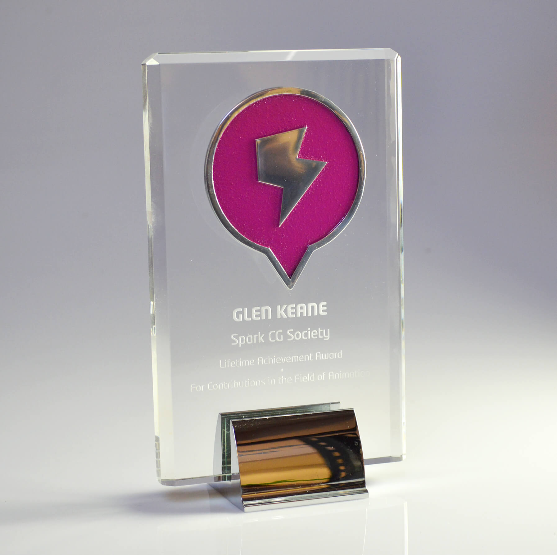 custom-awards_customized_glass-chrome_desktop-award_aluminum-medallion_corporate_anniversary_recognition-award_canada
