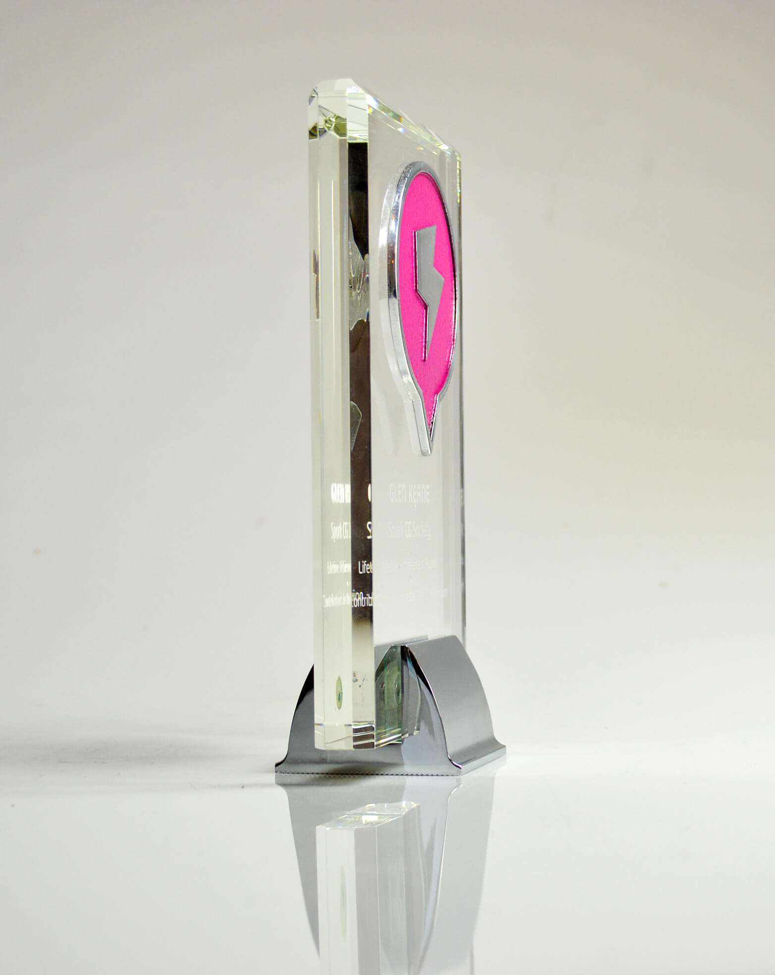custom-awards_personalized_glass-chrome_desktop-award_aluminum-medallion_corporate_anniversary_recognition-trophy_north-america