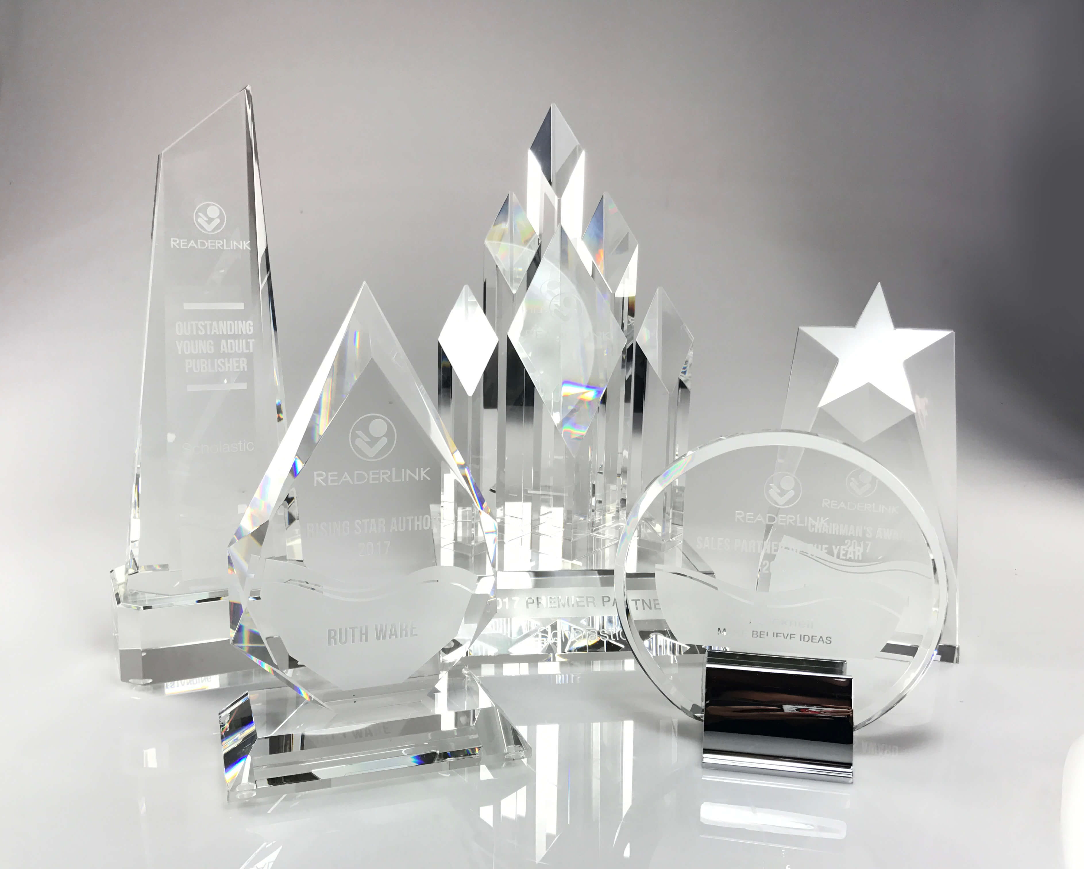 Crystal-trophies_unique-modern-corporate-trophy_personalized-award_employee-award-canada