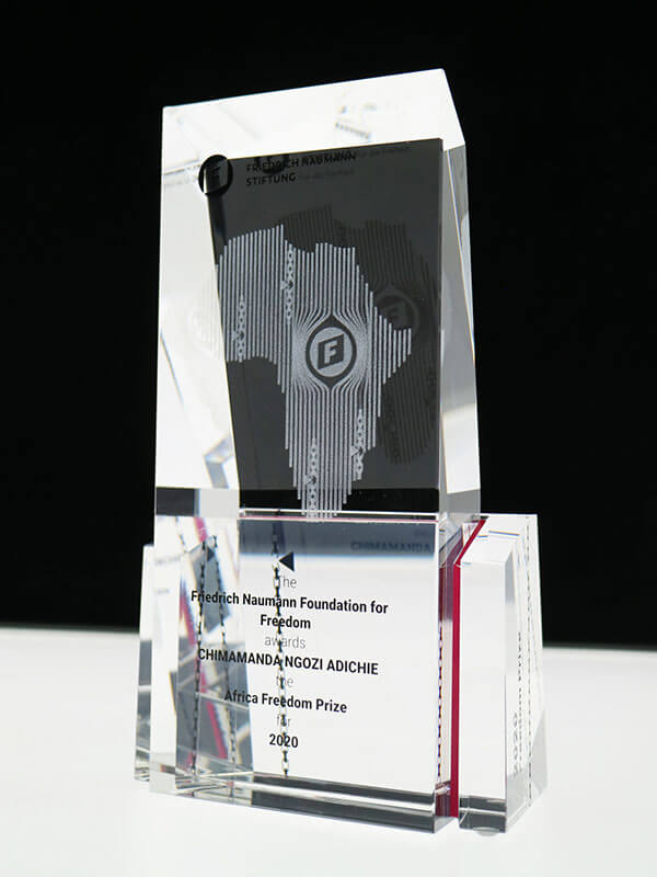 custom-awards-trophies-plaques-40 (1)