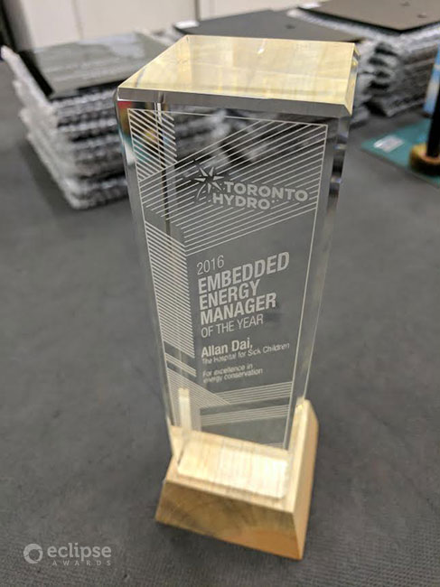 unique-eco-friendly-custom-engraved-award_trophy-shop-canada